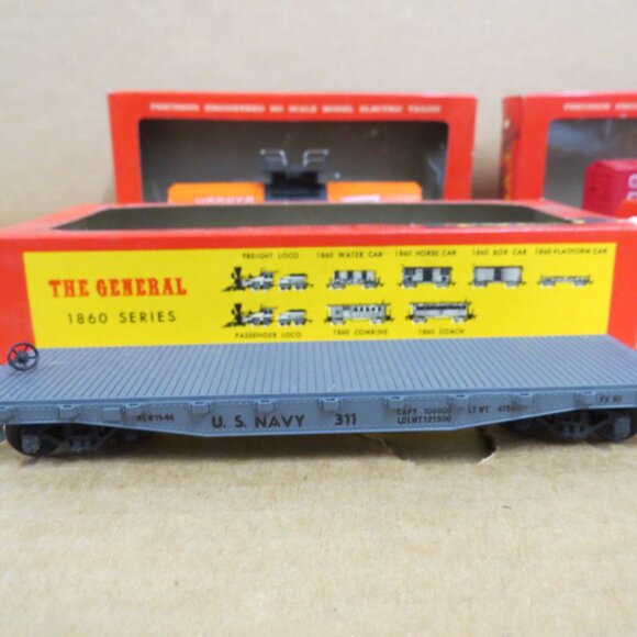 7 Assorted Vtg Tyco HO Scale Train Box Cars, Tanker, Caboose + 16 Curved Tracks - Picture 8 of 16
